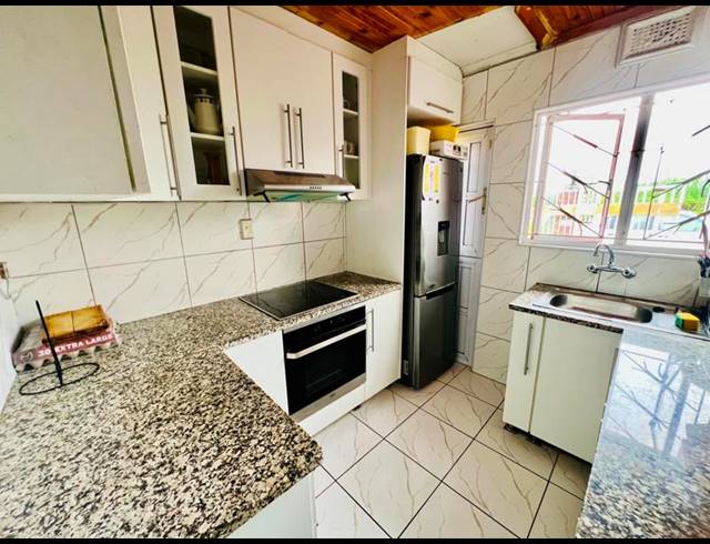 3 BEDROOM HOUSE FOR SALE IN KWAMASHU